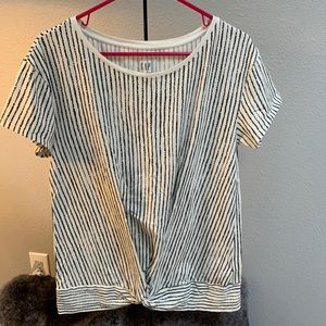 Gap Maternity shirt